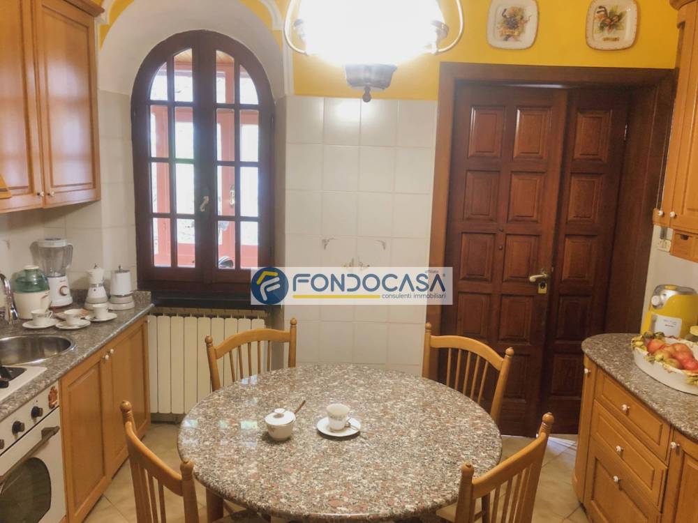casa indipendente in vendita a Massa
