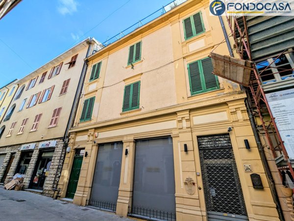 appartamento in vendita a Massa in zona Centro Storico