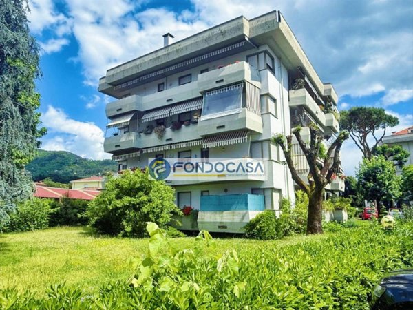 appartamento in vendita a Massa in zona Centro Storico