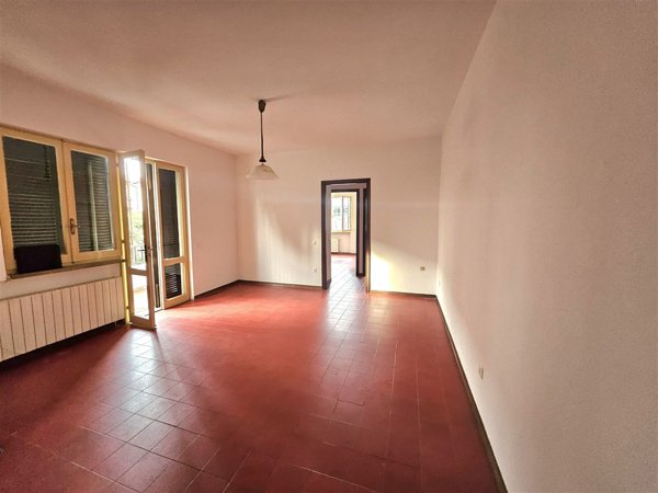 appartamento in vendita a Massa in zona Marina di Massa