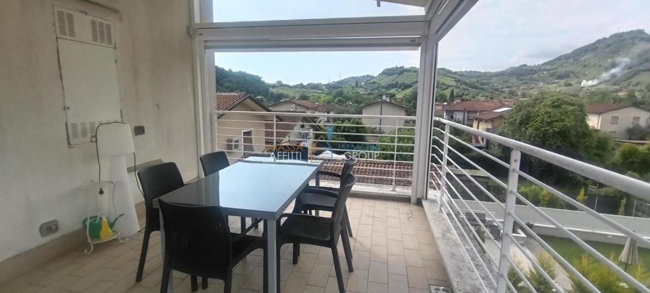 casa indipendente in vendita a Massa in zona Romagnano