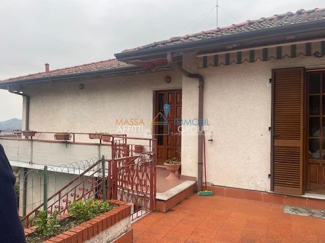 casa indipendente in vendita a Massa in zona Centro Storico