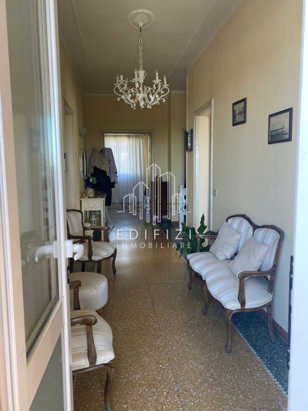 casa indipendente in vendita a Massa