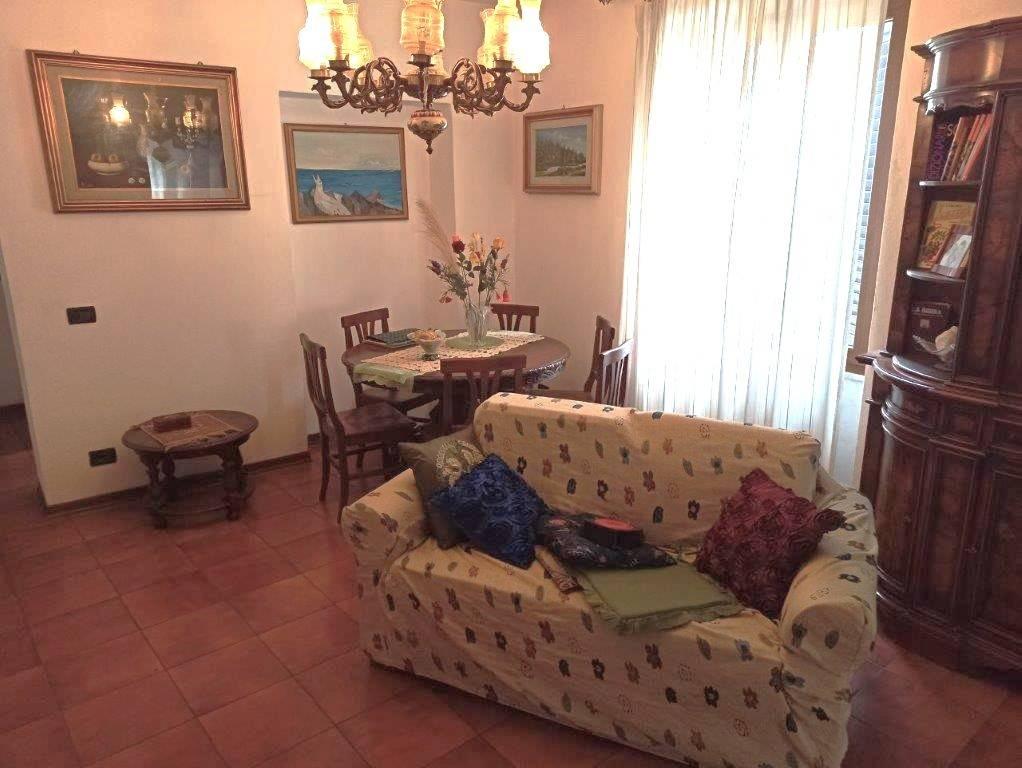 appartamento in vendita a Massa in zona Antona