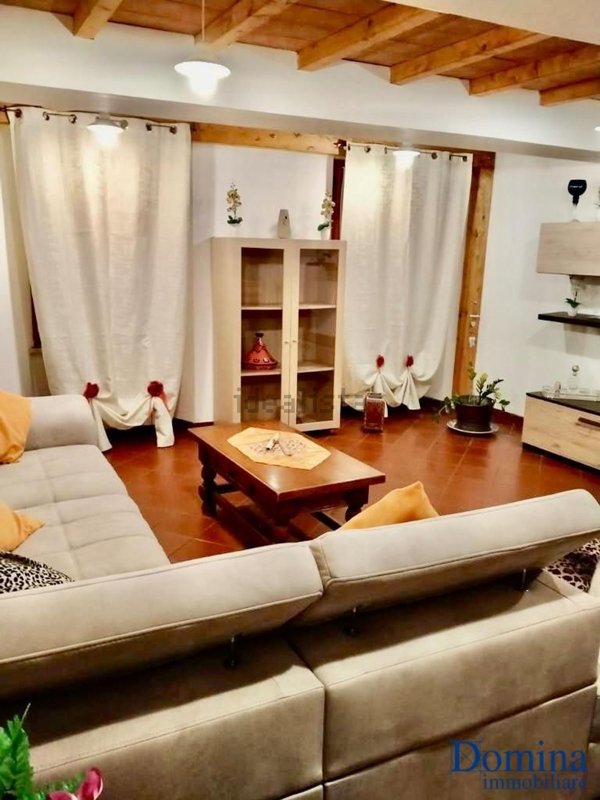 casa indipendente in vendita a Massa in zona Antona
