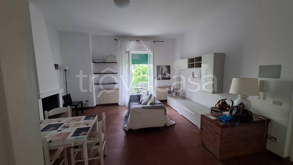 appartamento in vendita a Massa in zona Marina di Massa