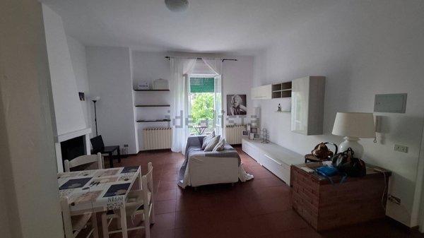 appartamento in vendita a Massa in zona Marina di Massa