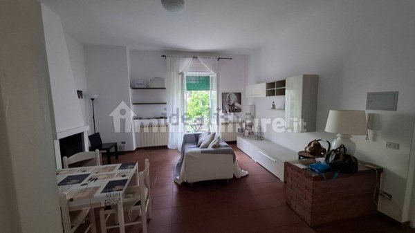 appartamento in vendita a Massa in zona Marina di Massa