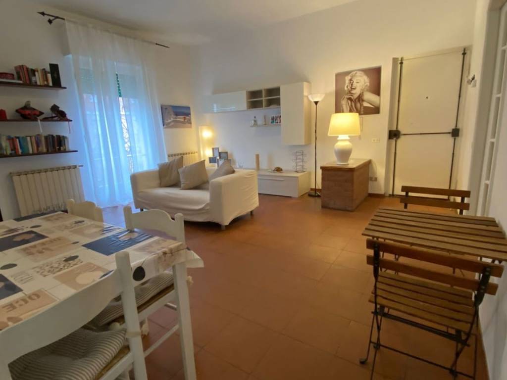 appartamento in vendita a Massa in zona Marina di Massa