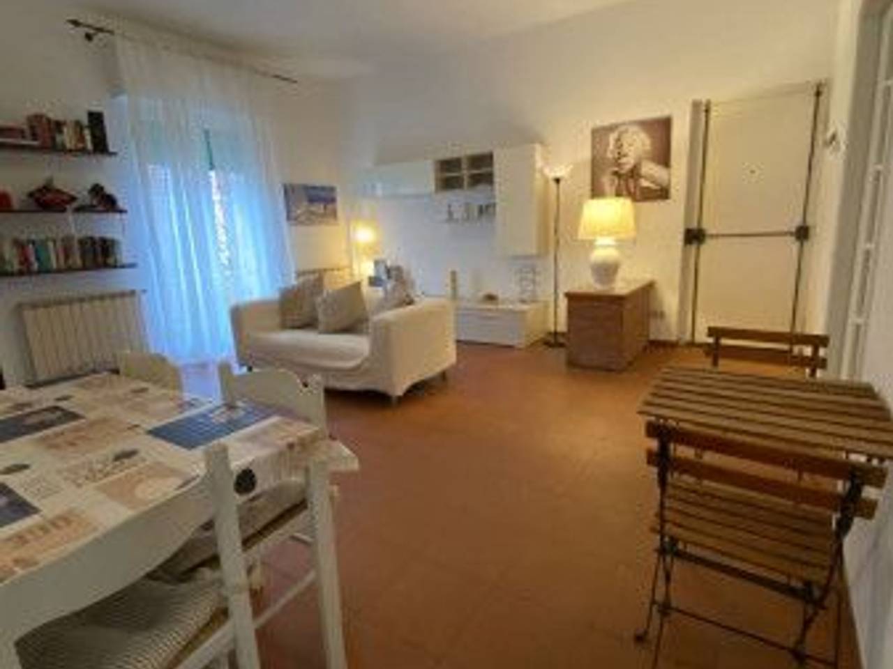 appartamento in vendita a Massa in zona Marina di Massa