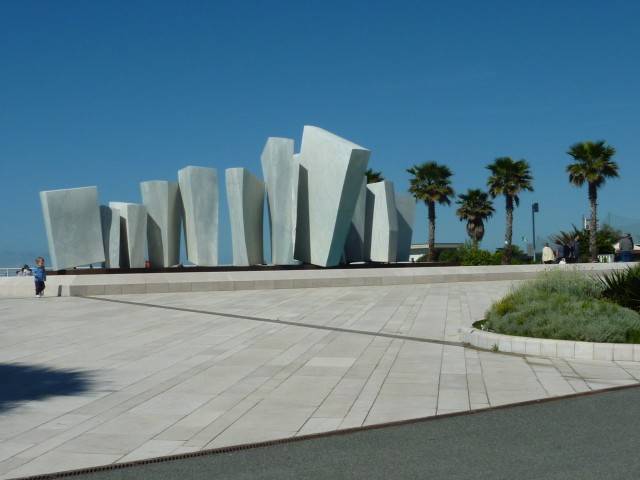 locale commerciale in vendita a Massa in zona Marina di Massa