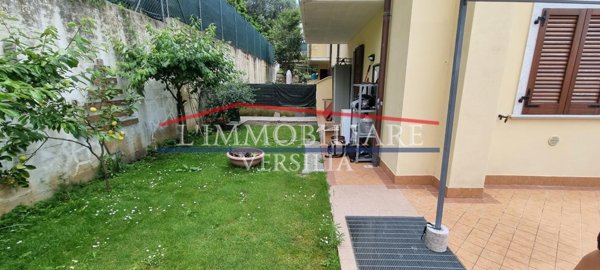 casa indipendente in vendita a Massa