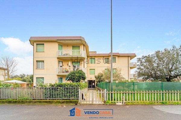 appartamento in vendita a Massa in zona Marina di Massa