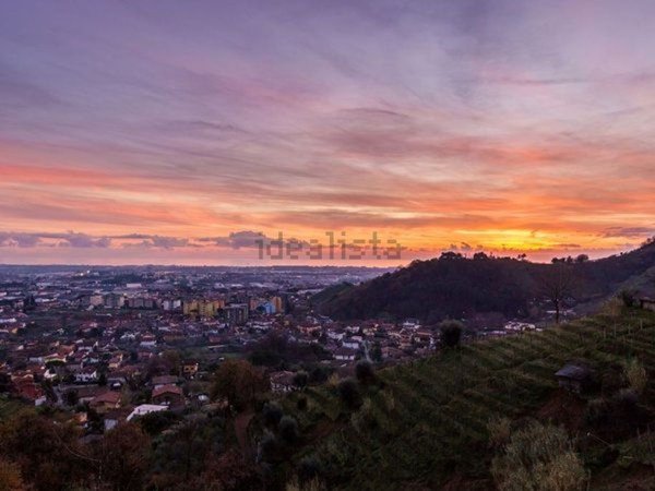 capannone in vendita a Massa in zona Marina di Massa