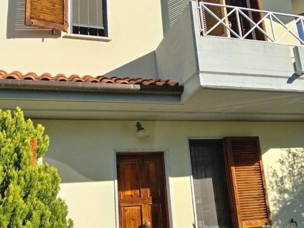 casa indipendente in vendita a Massa in zona Marina di Massa
