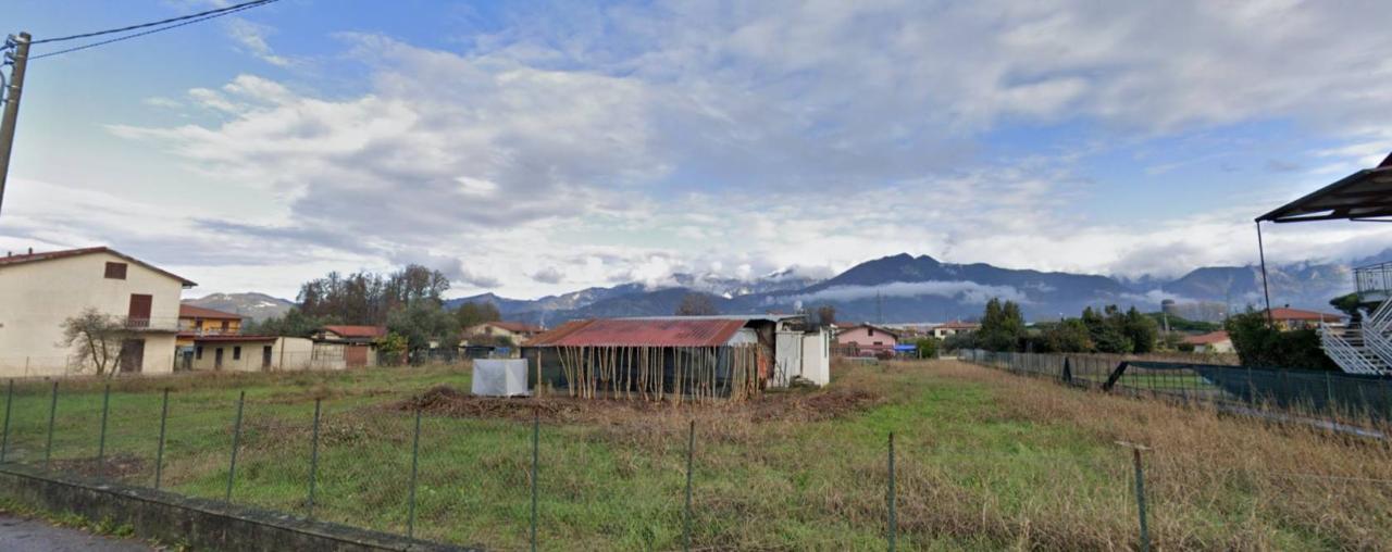 terreno agricolo in vendita a Massa in zona Marina di Massa