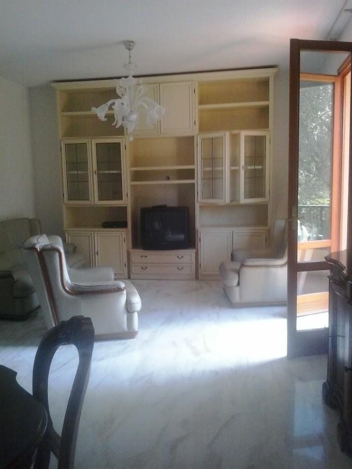casa indipendente in vendita a Massa