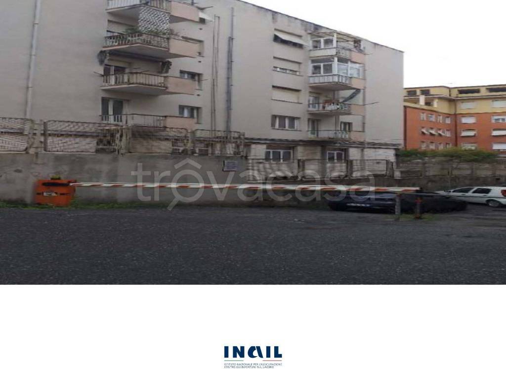 ufficio in vendita a Massa in zona Centro Storico