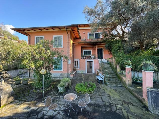 casa indipendente in vendita a Massa in zona Centro Storico