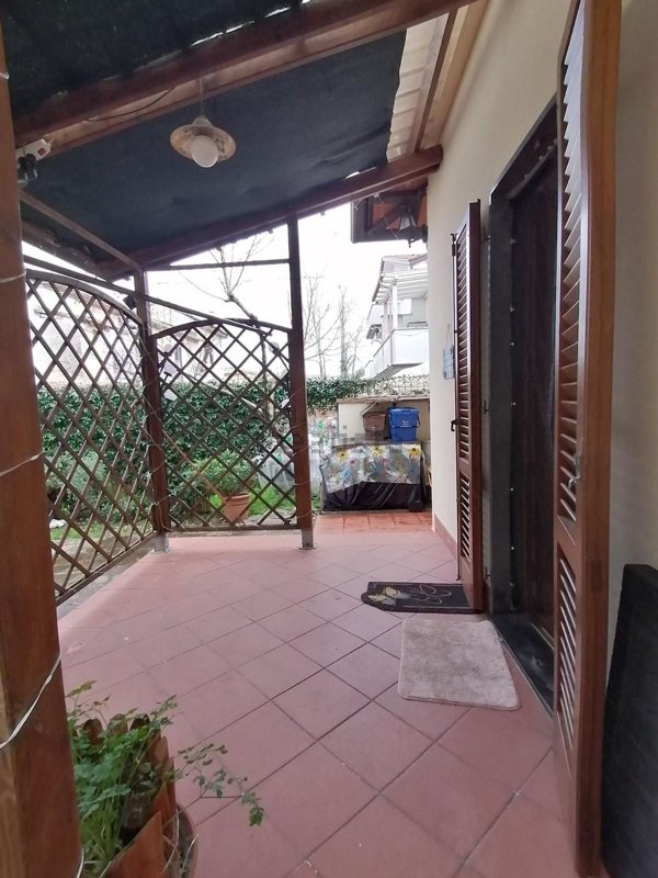 casa indipendente in vendita a Massa in zona Centro Storico