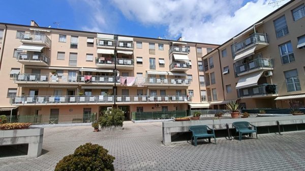 appartamento in vendita a Massa in zona Centro Storico