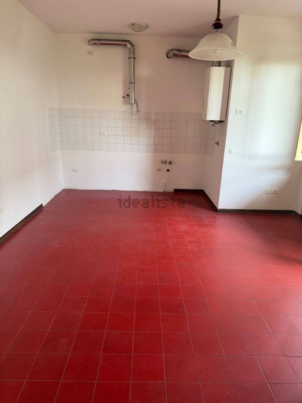 appartamento in vendita a Massa in zona Marina di Massa