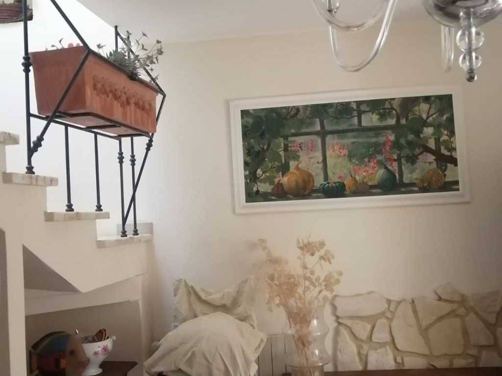 casa indipendente in vendita a Massa in zona Marina di Massa