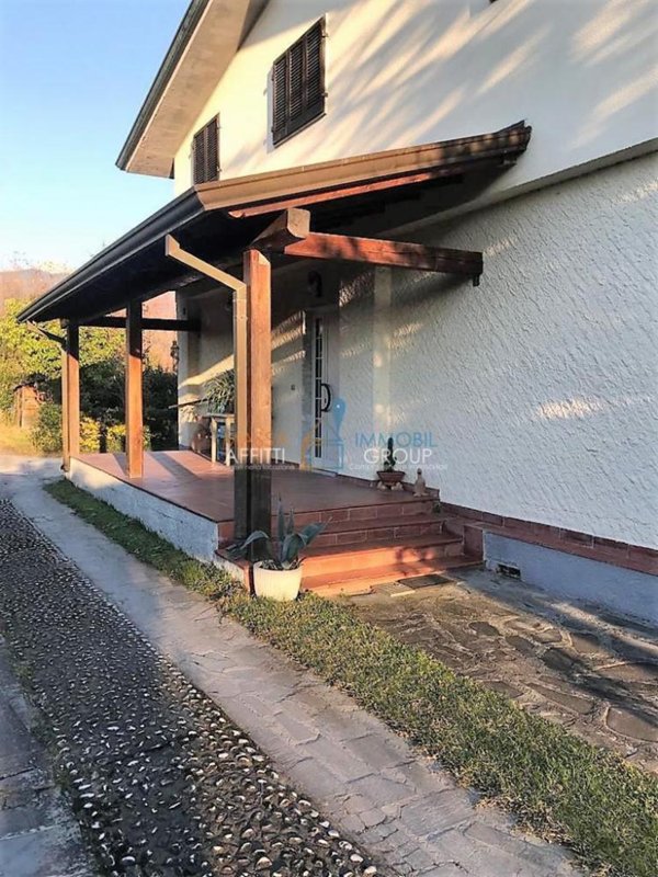 appartamento in vendita a Massa in zona Poveromo