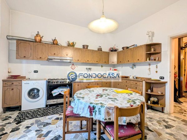 appartamento in vendita a Massa in zona Marina di Massa