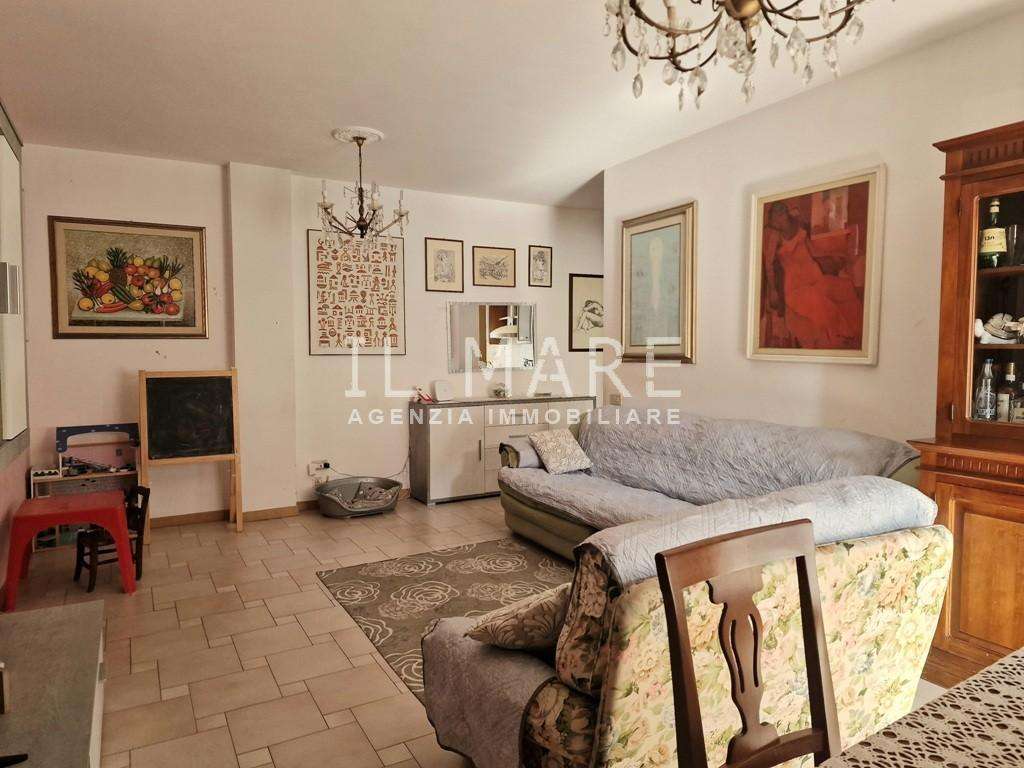 appartamento in vendita a Massa in zona Centro Storico