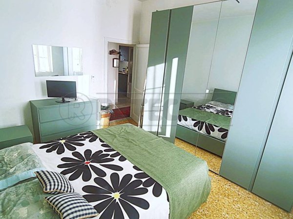 appartamento in vendita a Massa in zona Marina di Massa