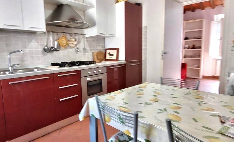 appartamento in vendita a Massa in zona Centro Storico