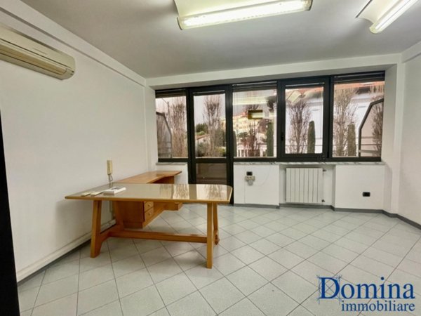 ufficio in vendita a Massa in zona Centro Storico