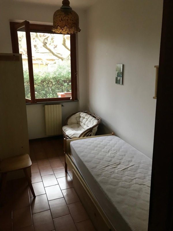 appartamento in vendita a Massa in zona Marina di Massa