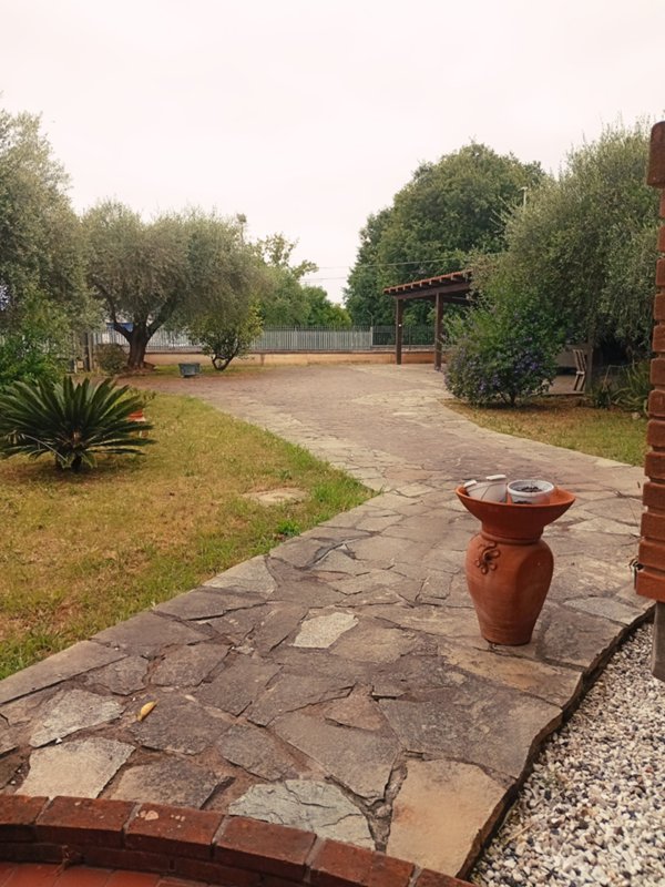 casa indipendente in vendita a Massa in zona Quercioli