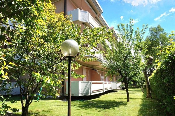 appartamento in vendita a Massa in zona Marina di Massa