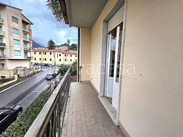 appartamento in vendita a Massa in zona Centro Storico