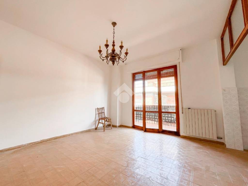 appartamento in vendita a Massa in zona Marina dei Ronchi