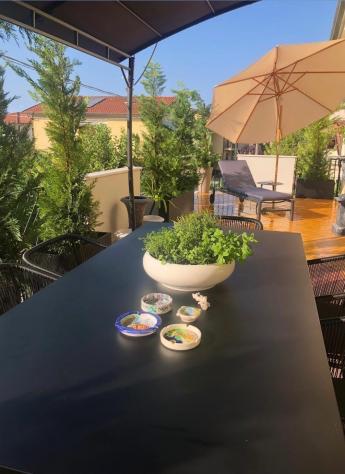 casa indipendente in vendita a Massa in zona Marina di Massa