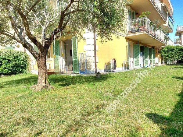 appartamento in vendita a Massa in zona Centro Storico