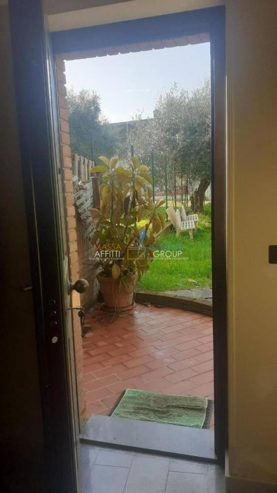 casa indipendente in vendita a Massa in zona Quercioli