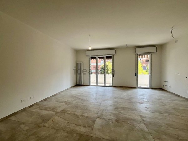 appartamento in vendita a Massa in zona Marina dei Ronchi