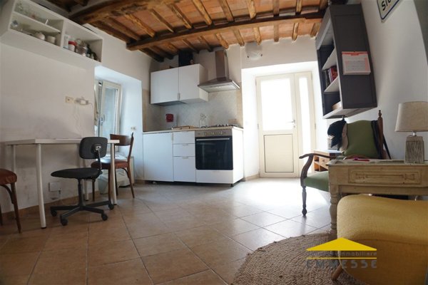 appartamento in vendita a Massa in zona Centro Storico