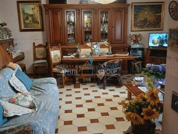 appartamento in vendita a Massa in zona Centro Storico