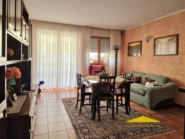 appartamento in vendita a Massa in zona Mirteto