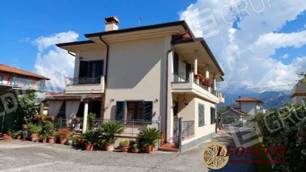 appartamento in vendita a Massa in zona Marina di Massa