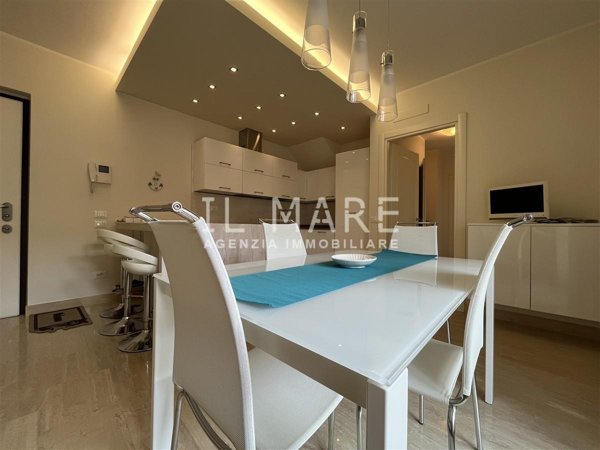 appartamento in vendita a Massa in zona Marina dei Ronchi