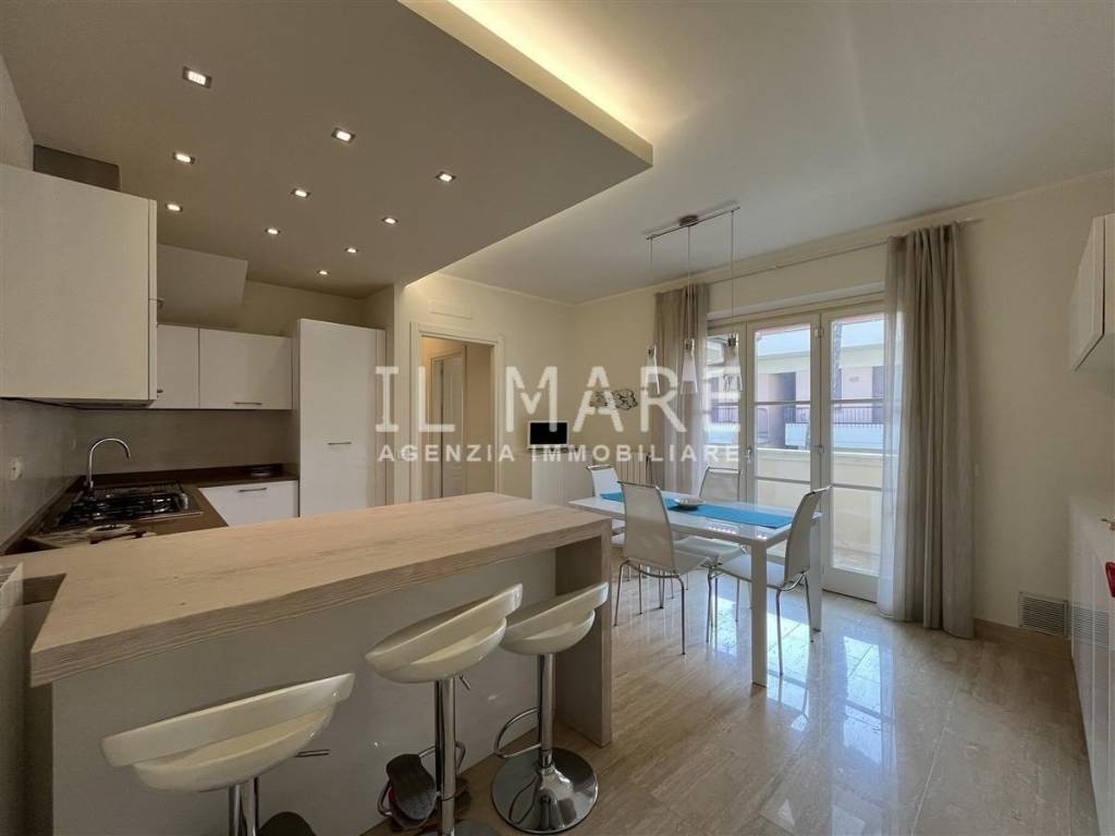 appartamento in vendita a Massa in zona Marina dei Ronchi