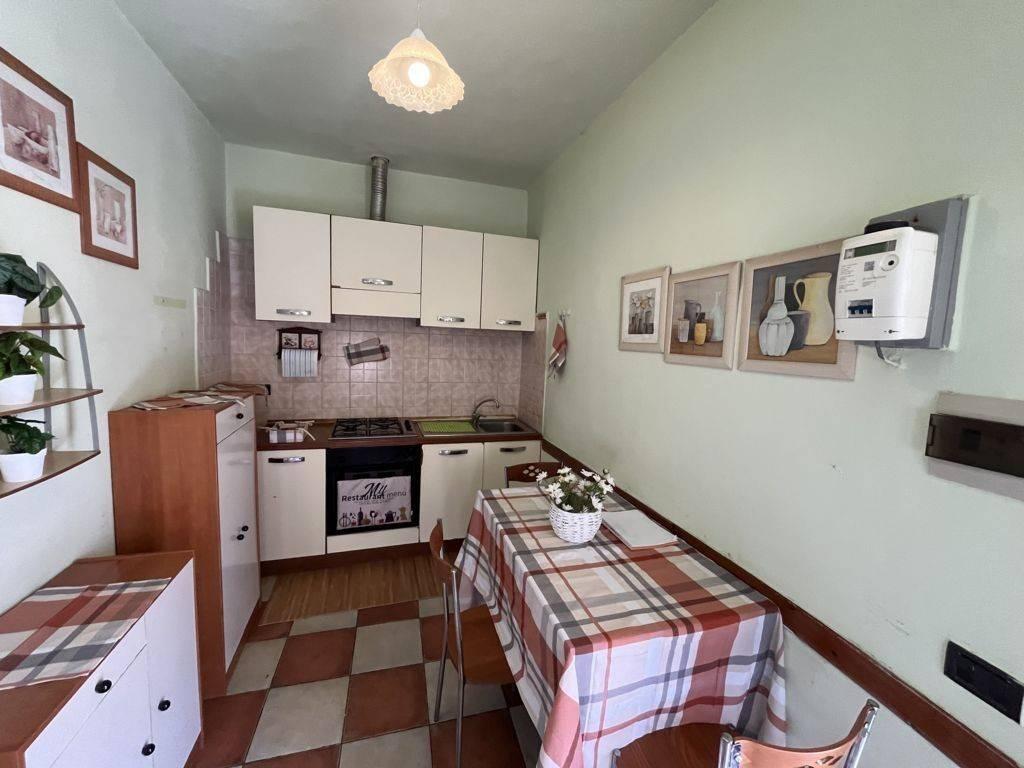 appartamento in vendita a Massa in zona Antona