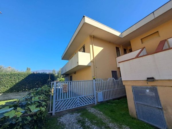 appartamento in vendita a Massa in zona Marina di Massa